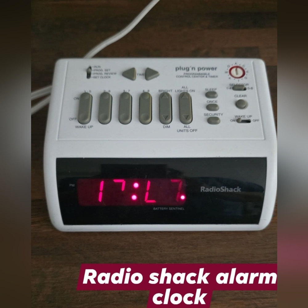 Radio Shack digital alarm clock radio